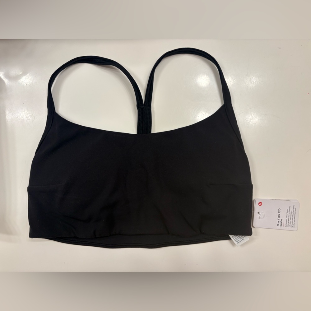 *NWT* Lululemon flow Y bra XS- C/D cup
